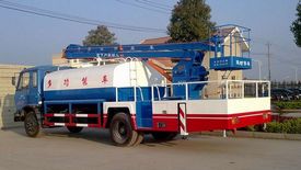 高空作業(yè)灑水車圖片