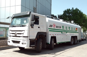公路灑水車圖片